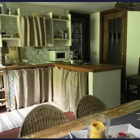 Semesterbostad Di - *